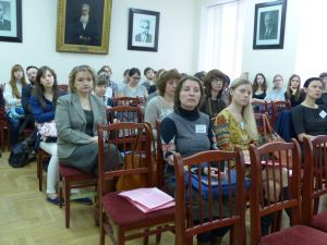 На фото: участники и слушатели на заседании и внутри большого словаря , Т. В. Чернышова, Е. С. Кара-Мурза.